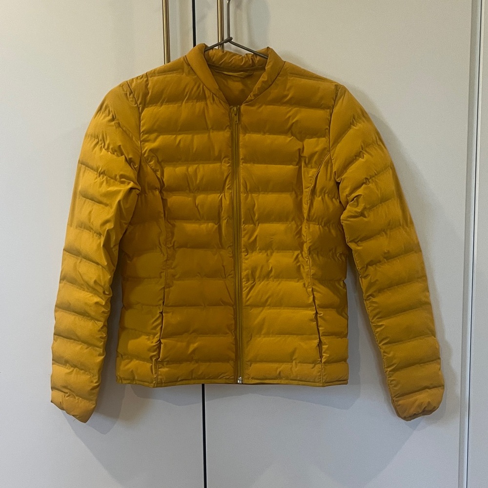 Helly Hansen Yellow Puffer Jacket Size Small - image 1